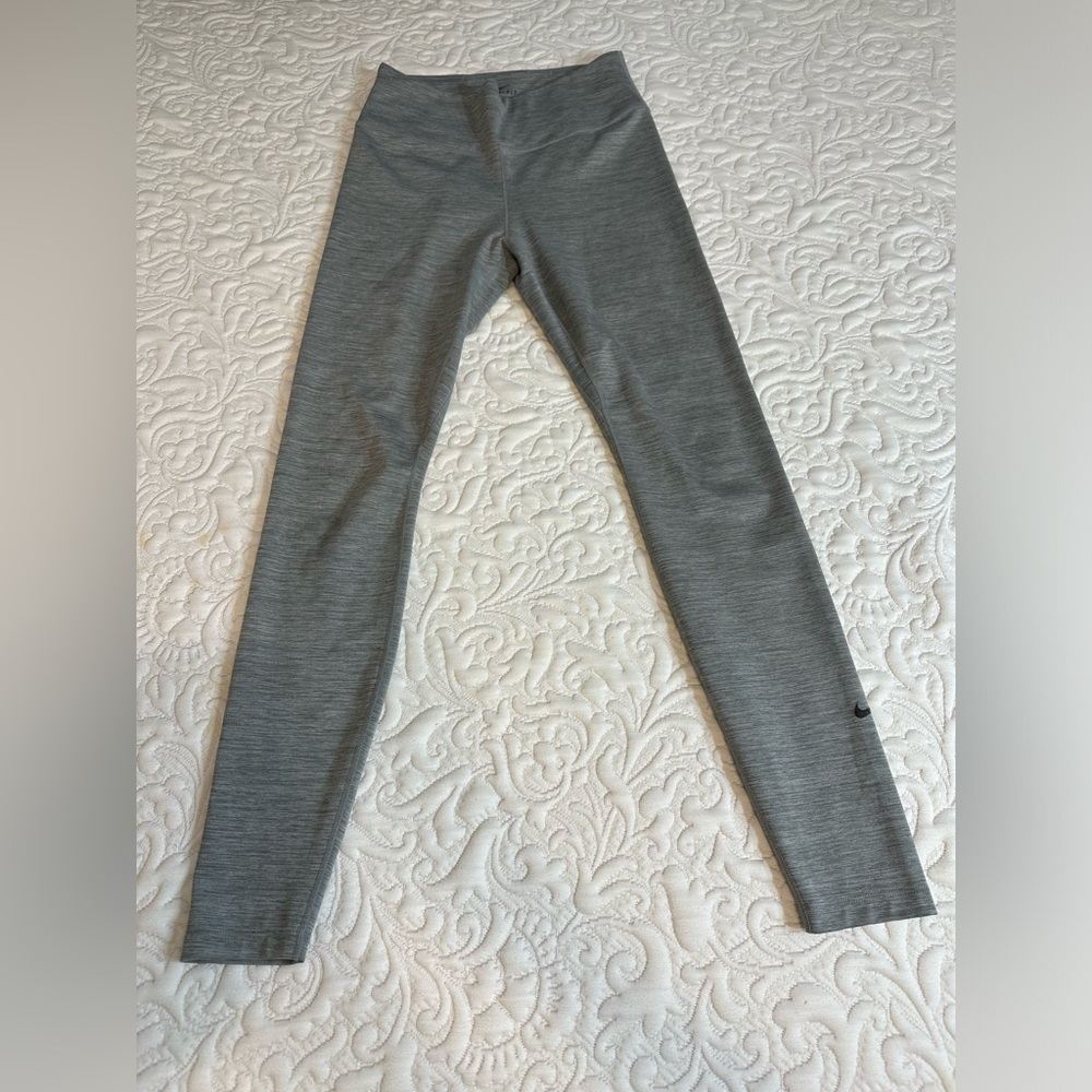 Nike Women’s Grey Leggings Size Medium